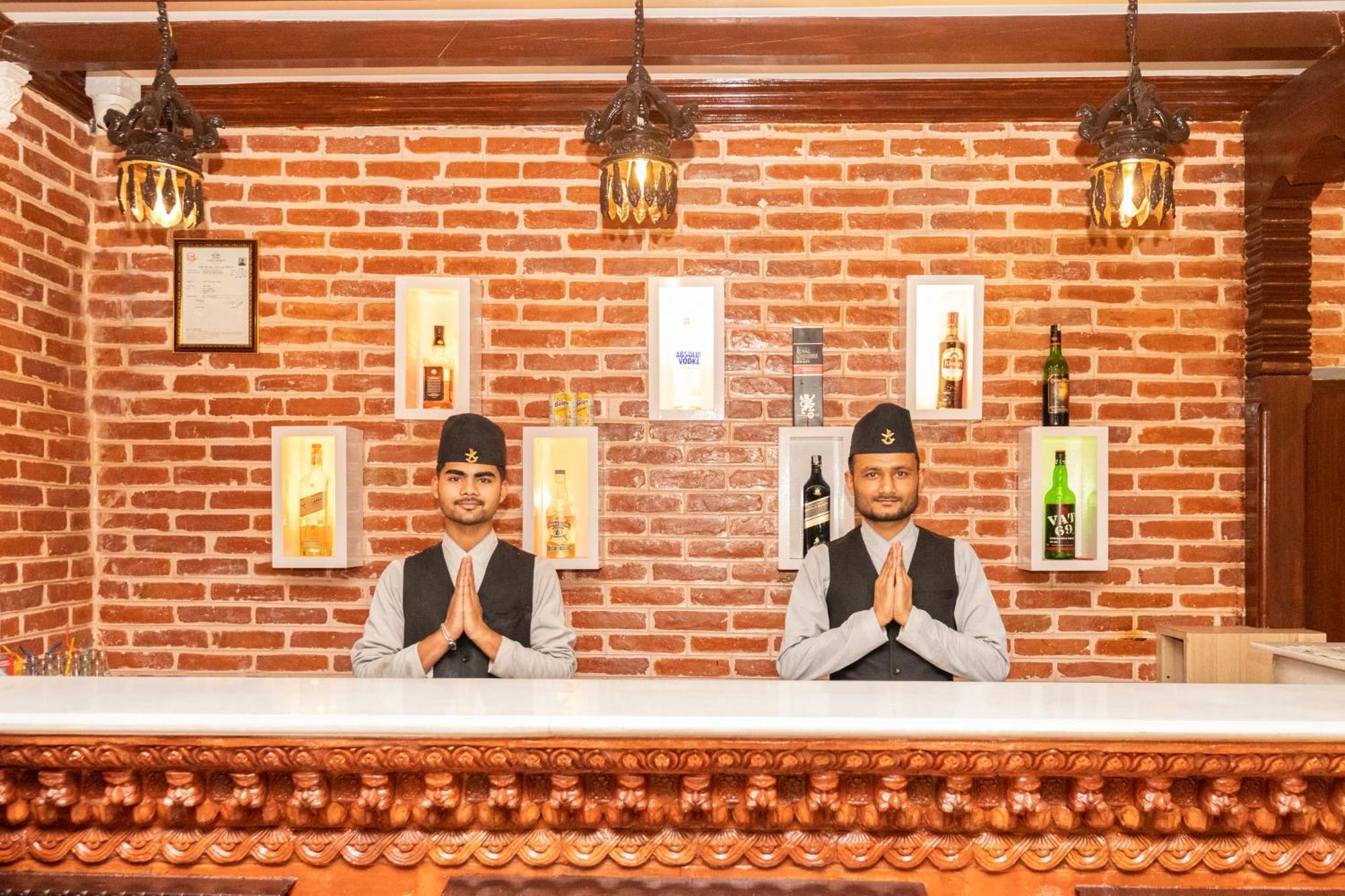 Airport Himalaya Boutique Hotel Kathmandu Bagian luar foto