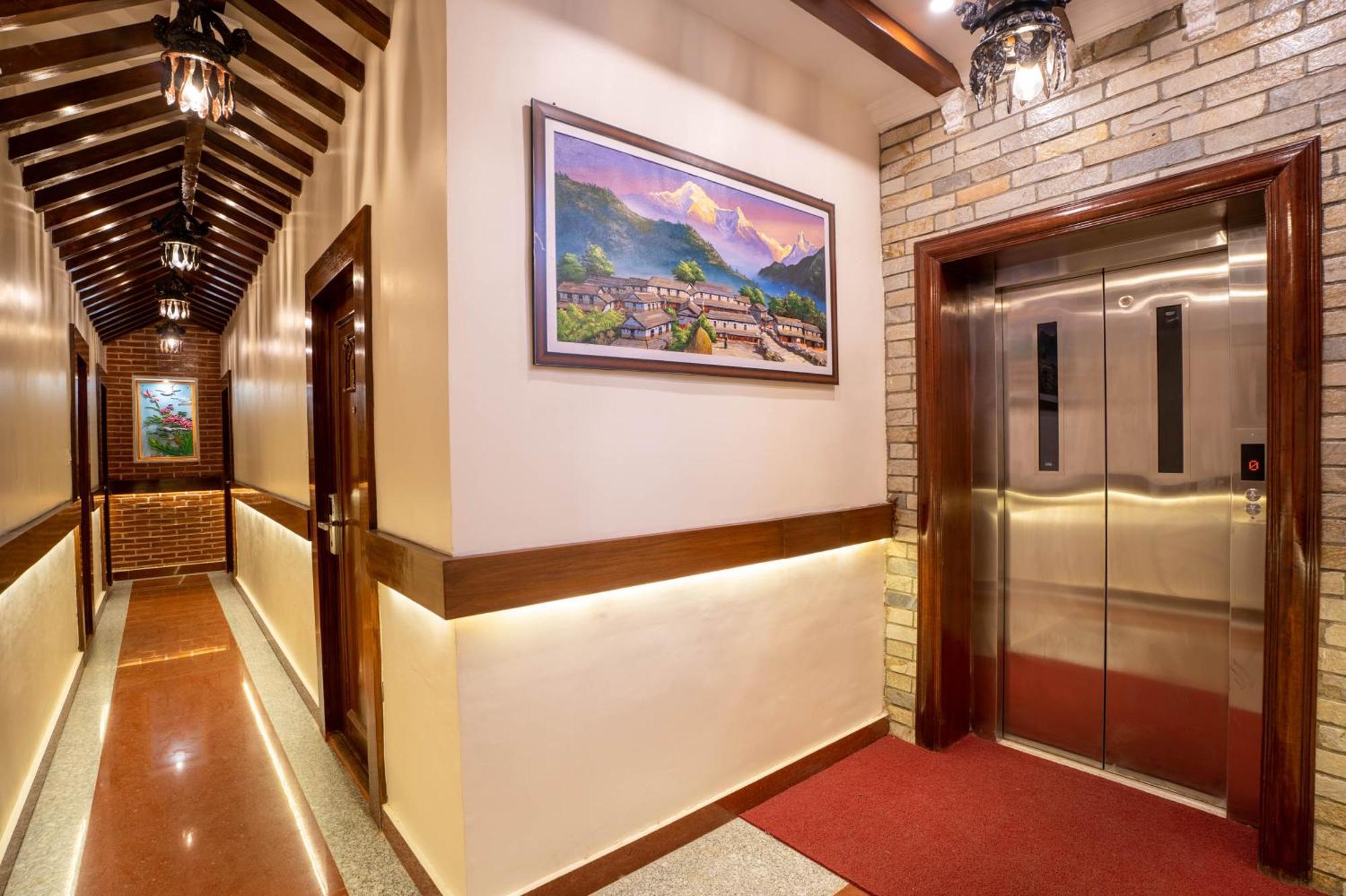 Airport Himalaya Boutique Hotel Kathmandu Bagian luar foto